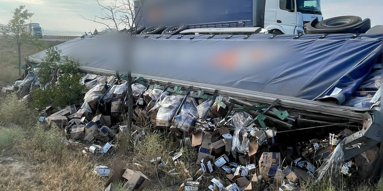 Alkol yüklü tırın devrilmesi sonucu sürücüsü yaralandı!