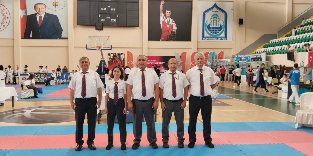 Karate hakemleri görev yaptı