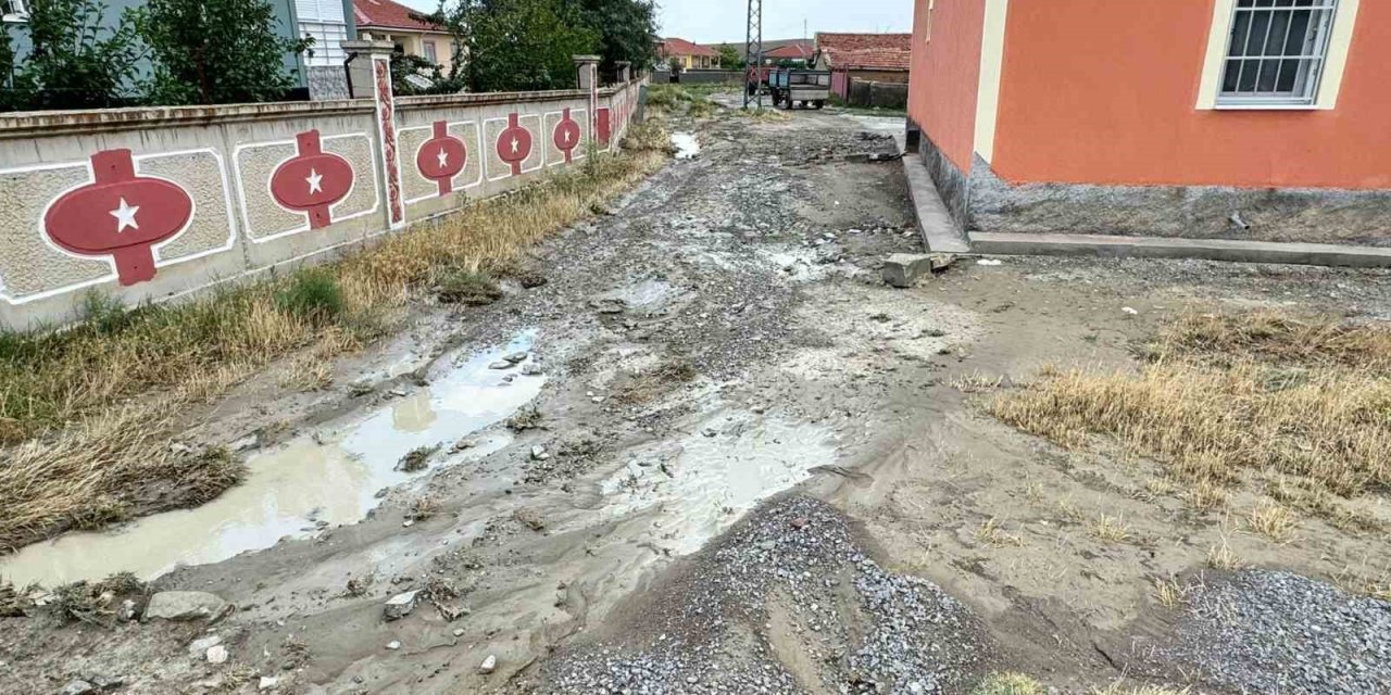 Kulu’da şiddetli yağış sele neden oldu