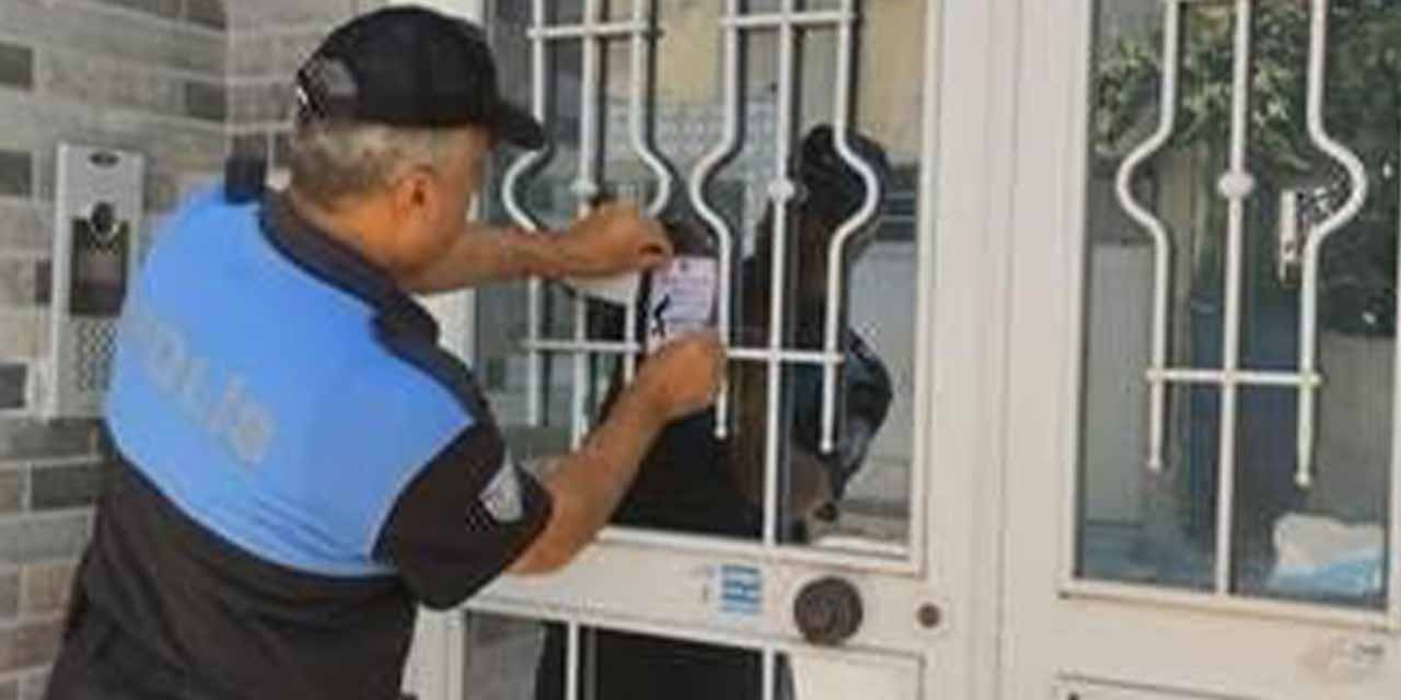 Eskişehir'de polisten bina kapılarına uyarıcı etiket!