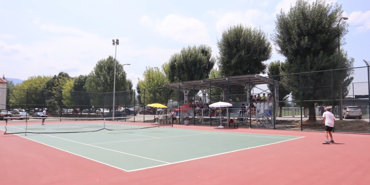 22 ilden gelen sporcularla Ulusal Tenis Turnuvası başladı