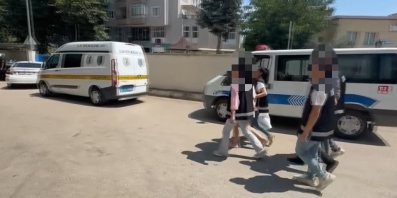 Daire satarak nitelikli dolandırıcılık yapan 7 şüpheli sorgulanıyor