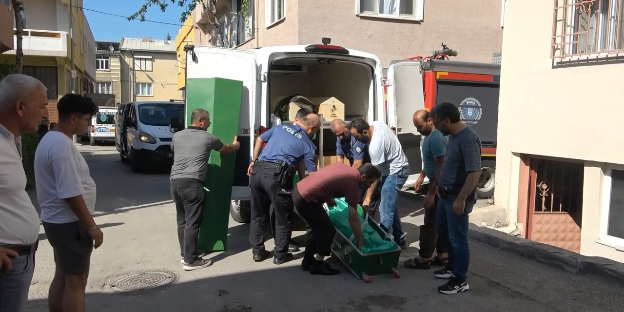 Bodrum katta çıkan yangında yaşlı adam hayatını kaybetti