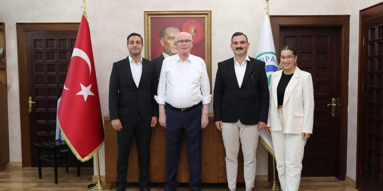 Gençlerden Kurt’a ziyaret