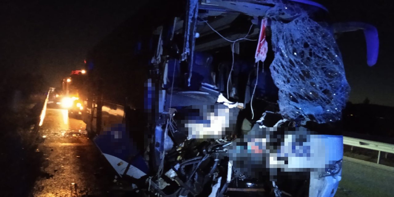 Afyonkarahisar’da yaşanan otobüs kazasında 1 ölü 38 yaralı!