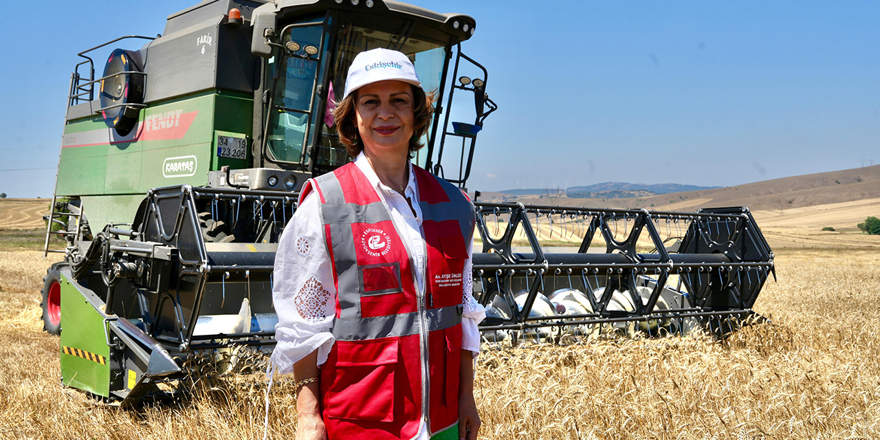 Büyükşehir çiftçilere verdiği destekleri sürdürüyor