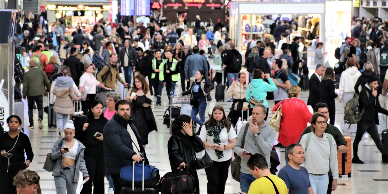 "Turistler, iyi hatıralarla ülkemizden ayrılmıyor"