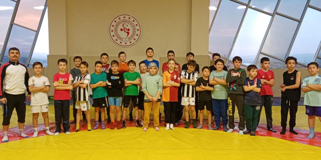 Ata sporunda tempo düşmüyor