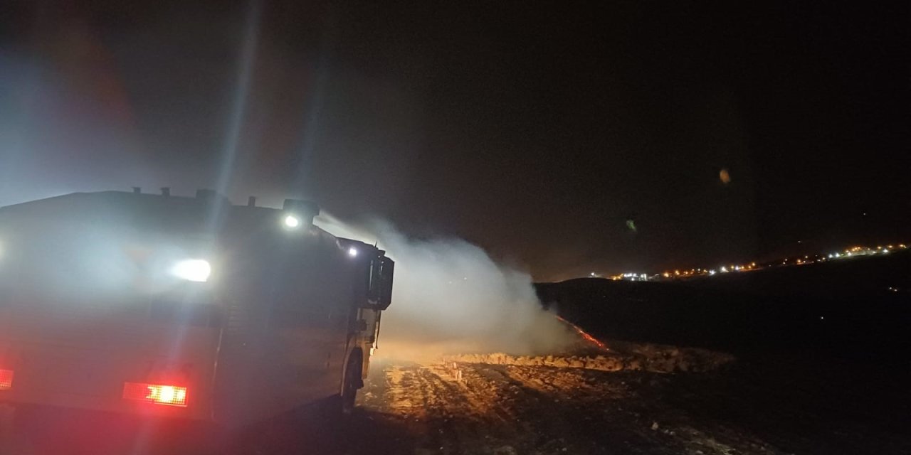 Diyarbakır'da anız yangını TOMA ve itfaiye ekiplerince söndürüldü