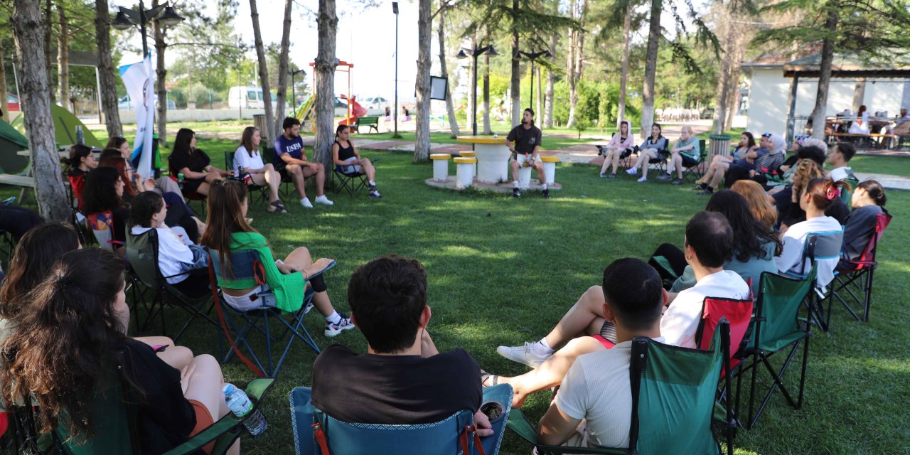 Eskişehir'de gençler teknolojiden uzak bir deneyim yaşadı