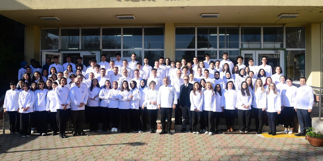 Anadolu 30 yıllık tecrübesiyle turizm sektörüne çalışan yetiştiriyor