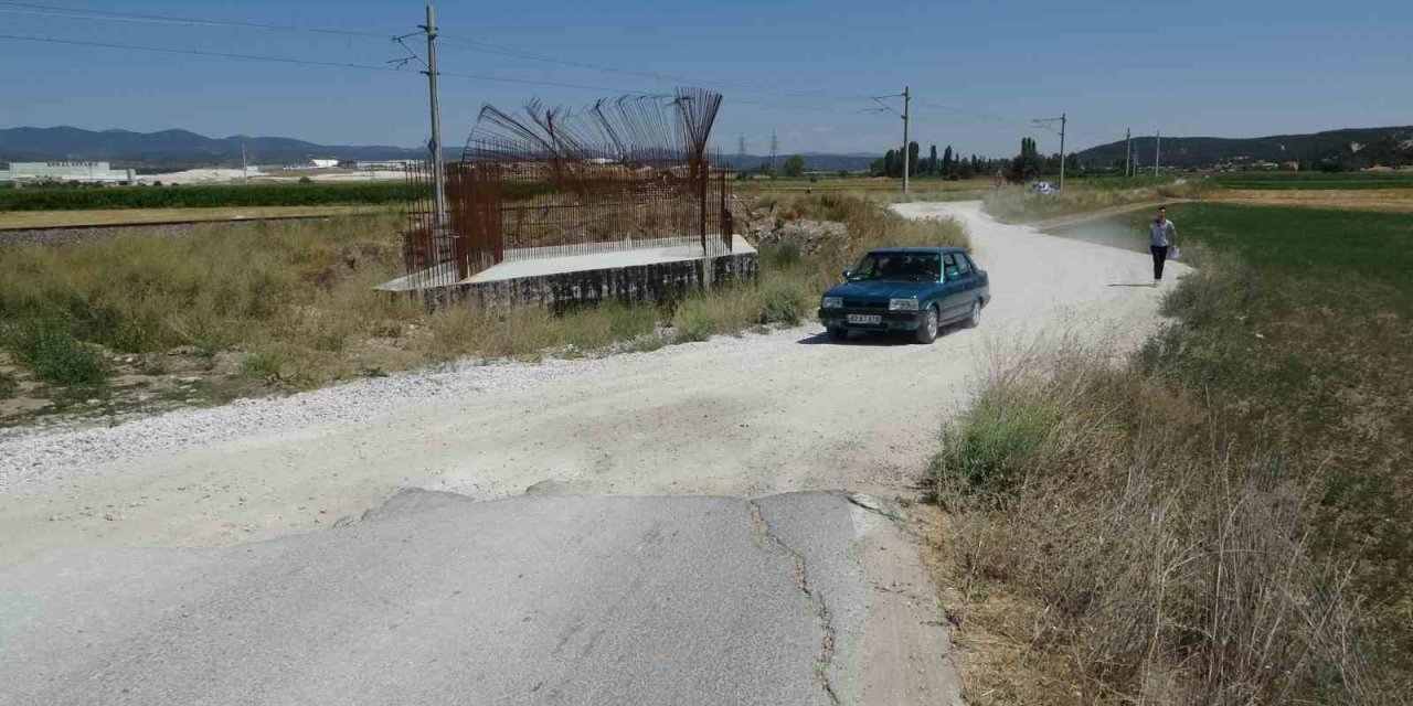 Köy sakinleri yol problemlerinin bir an önce çözüme kavuşturulmasını istiyor