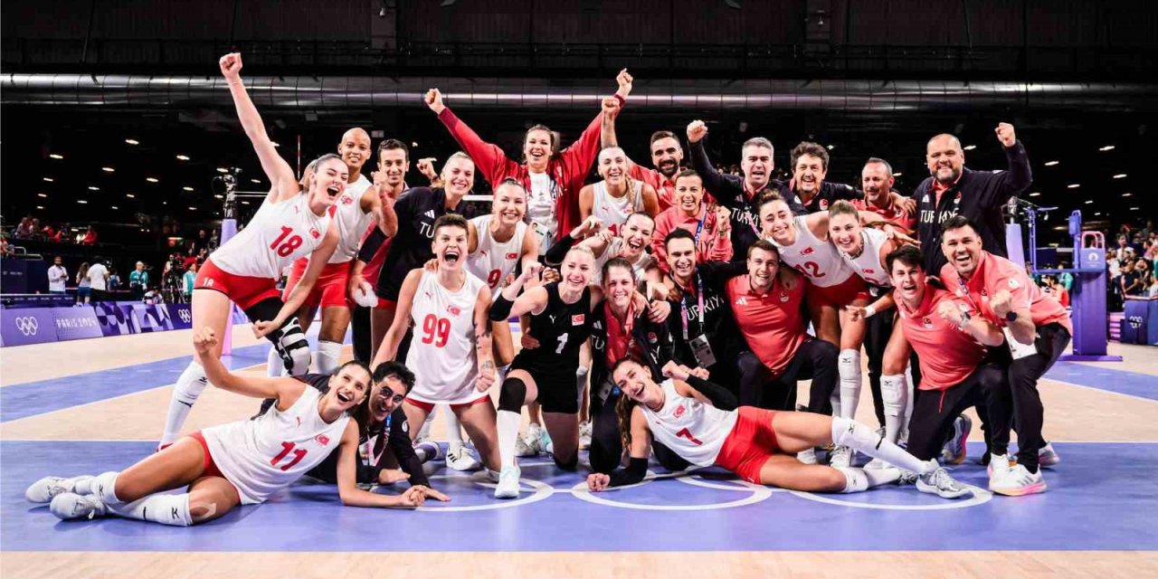 A Milli Kadın Voleybol Takımı Olimpiyat Oyunları’nda yarı finalde!