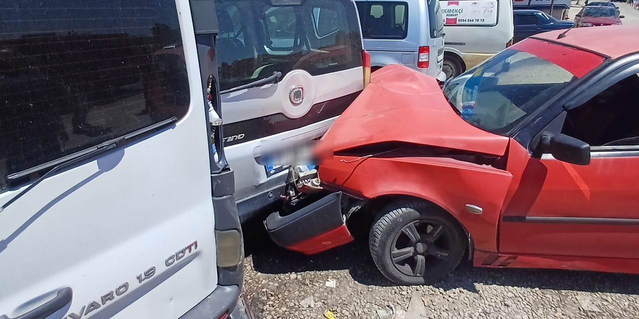 Eskişehir’de süratli otomobil tamirhanelerin arasına daldı
