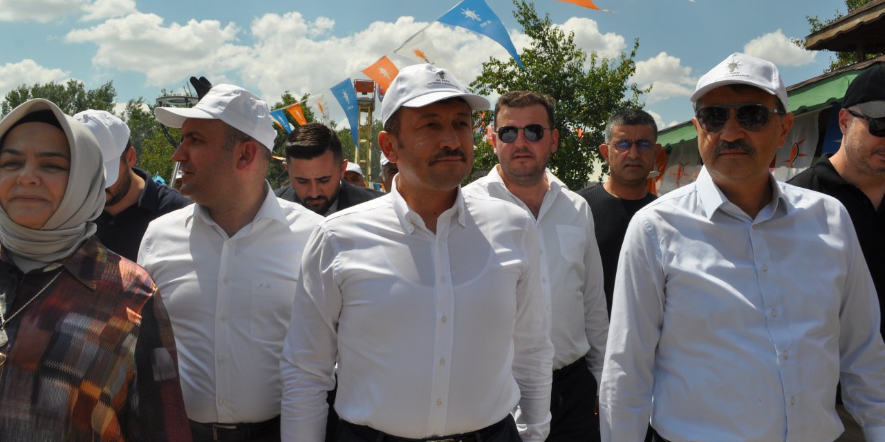 AK Parti Genel Başkan Yardımcısı Eskişehir'de muhalefete yüklendi