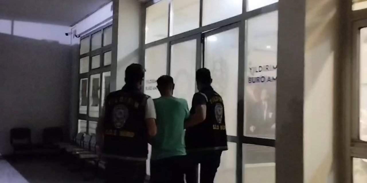 Hırsızlıktan 31 yılla aranan şahıs, evine kıyafet değiştirmeye gelince yakalandı