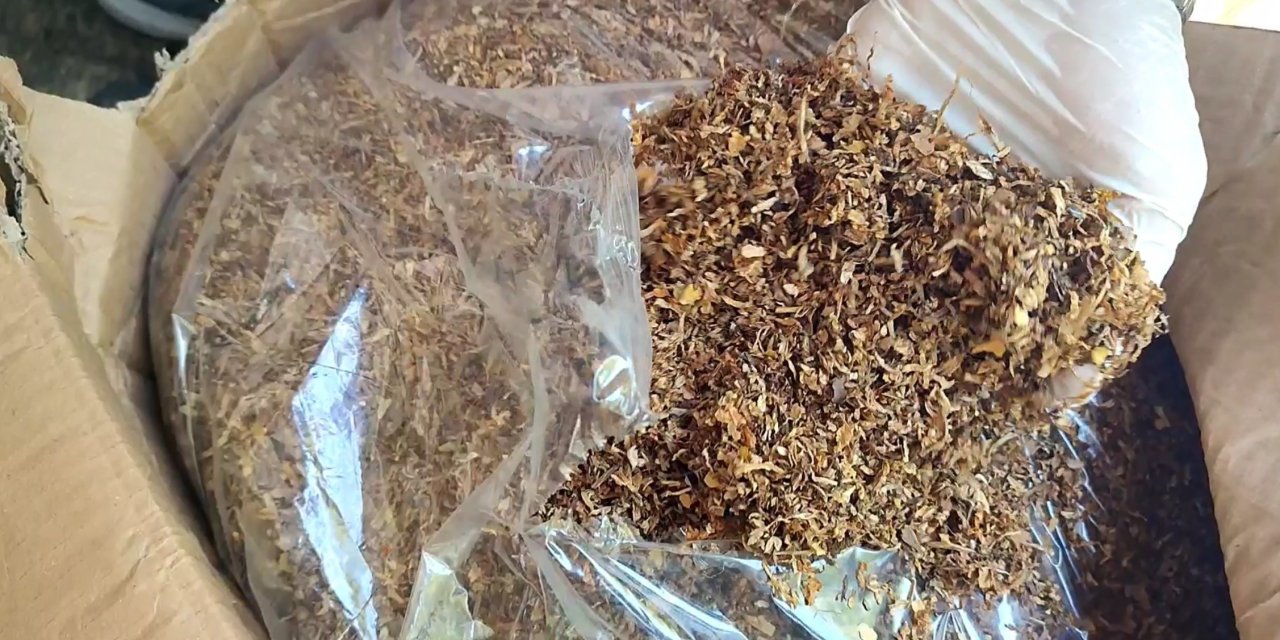 2 bin 688 kilo kaçak tütünü tırın dorsesine saklamışlar