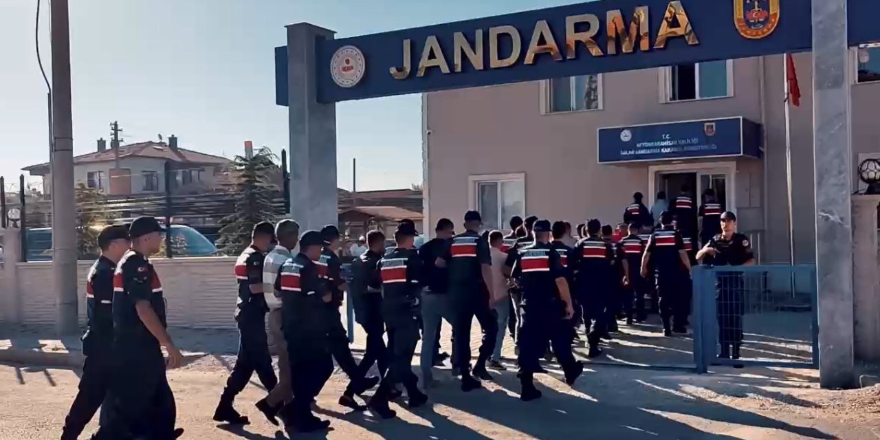 Düğün magandaları jandarmadan kaçamadı!