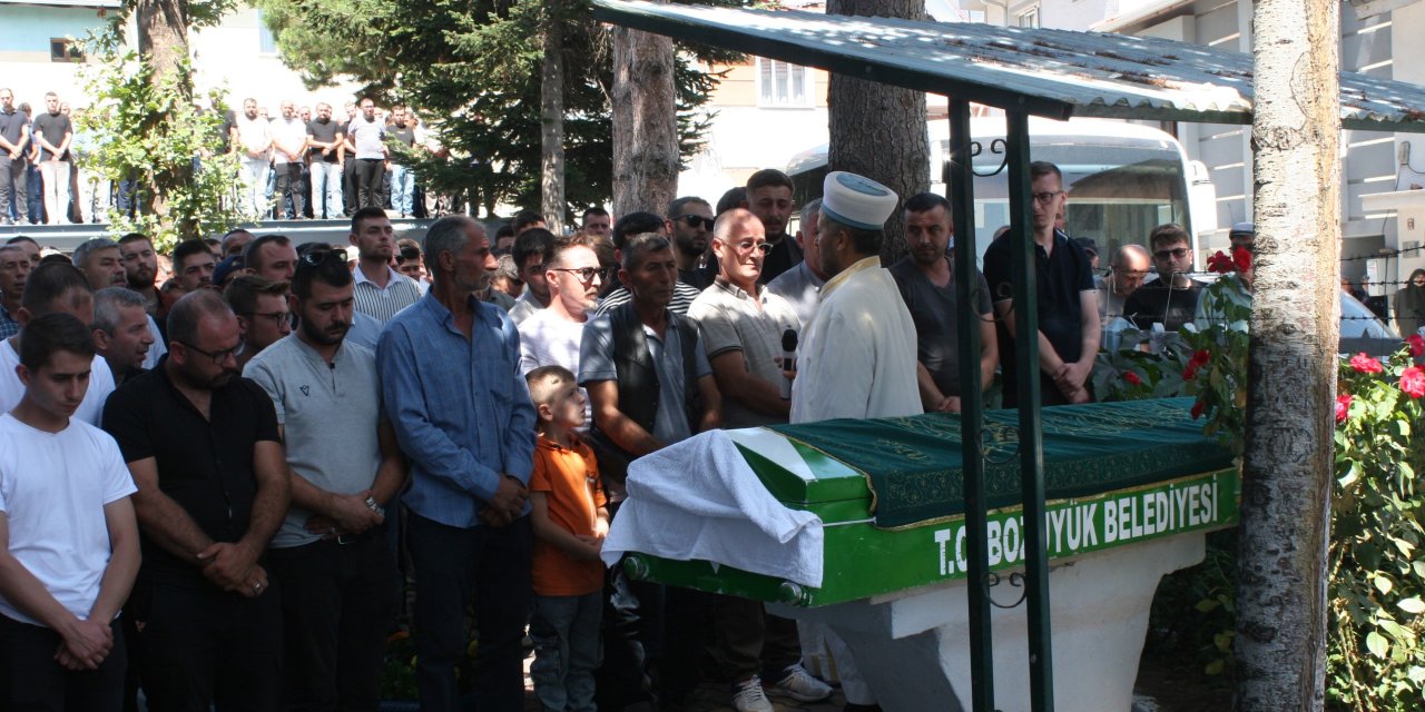 Eskişehir’de hayatını kaybeden genç son yolculuğuna uğurlandı