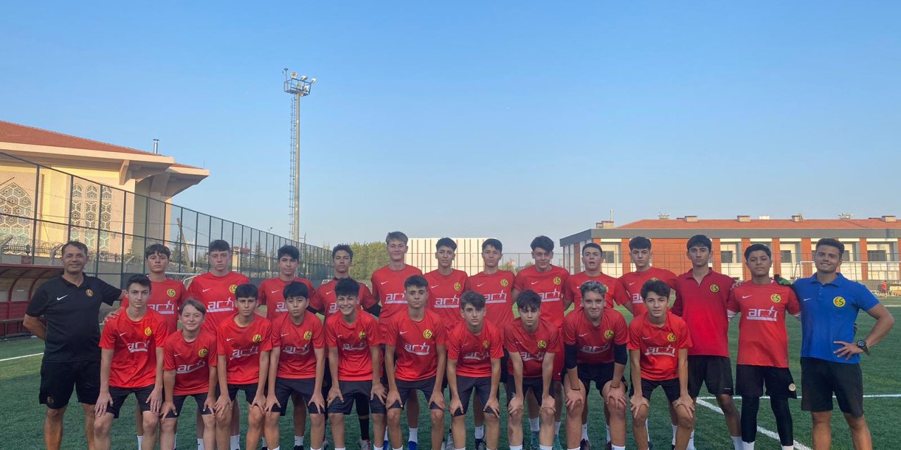 U 15'ler çalışıyor