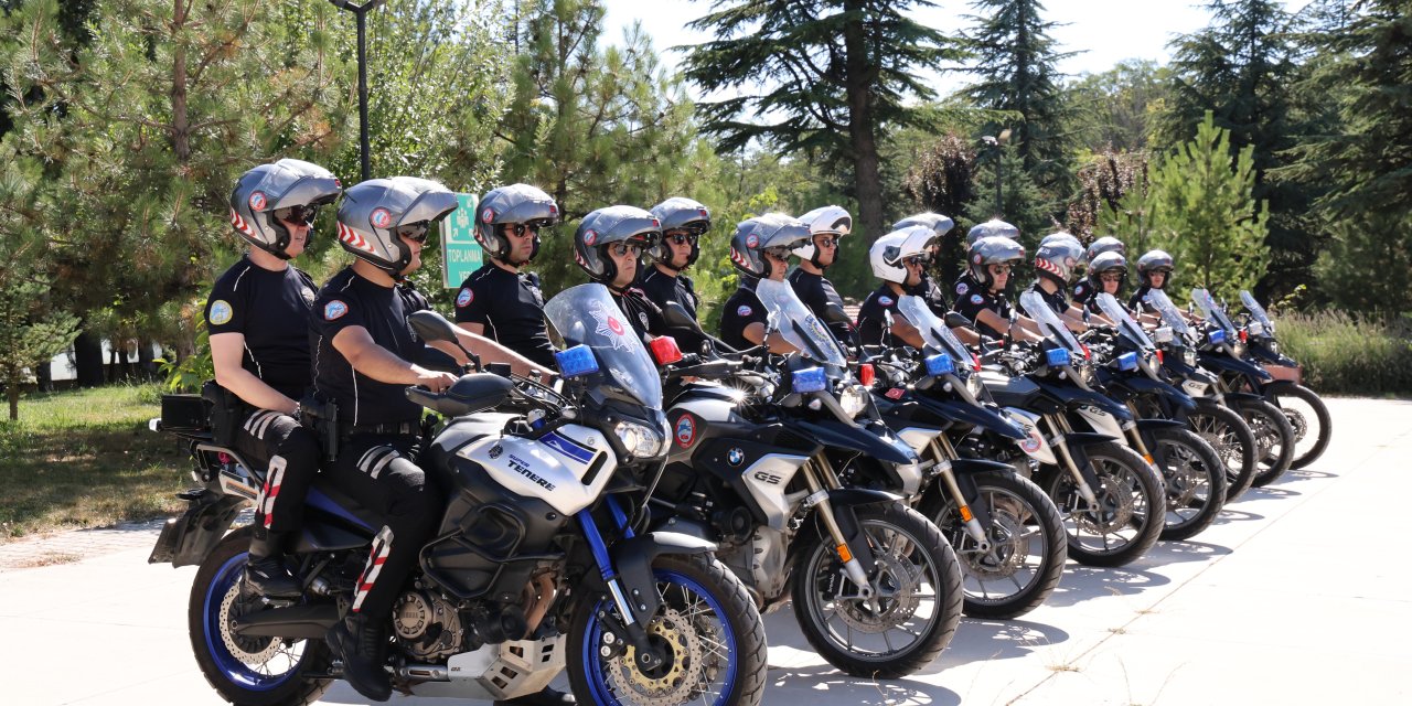Motosikletli polisler anında olay yerinde
