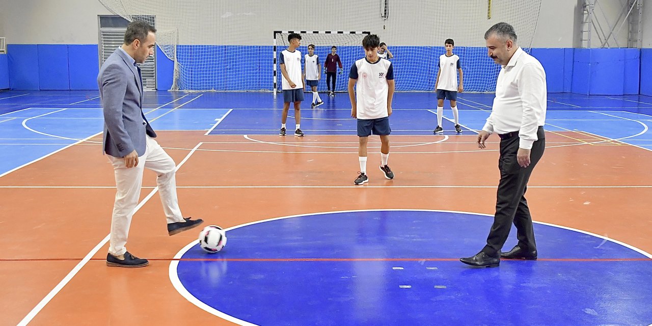 Eskişehir'de futsal turnuvası başladı