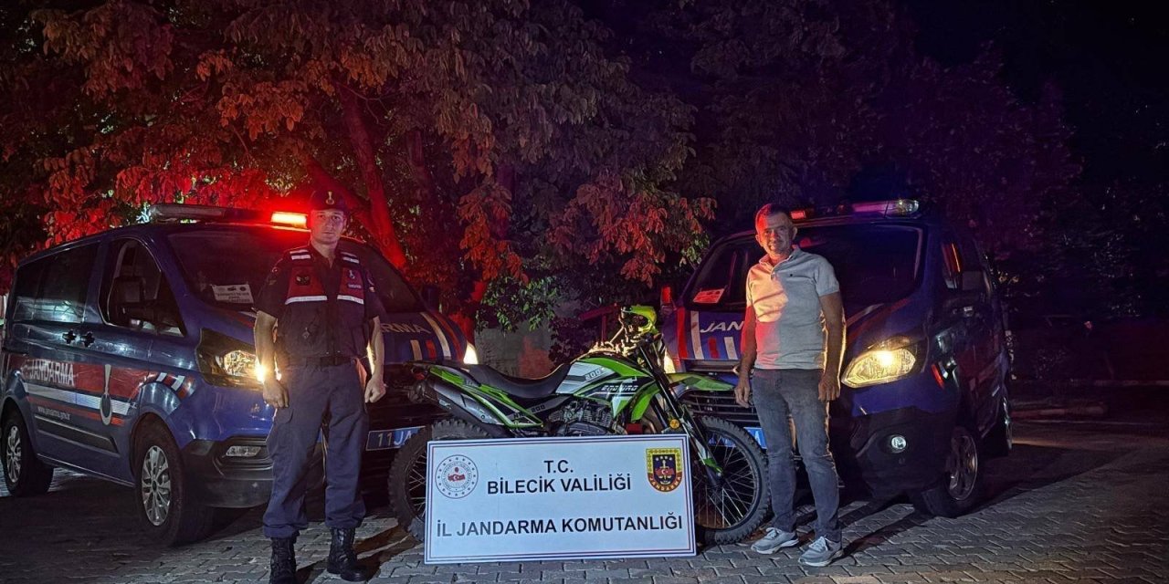 Çalınan motosiklet jandarmanın titiz çalışması sonucu bulundu
