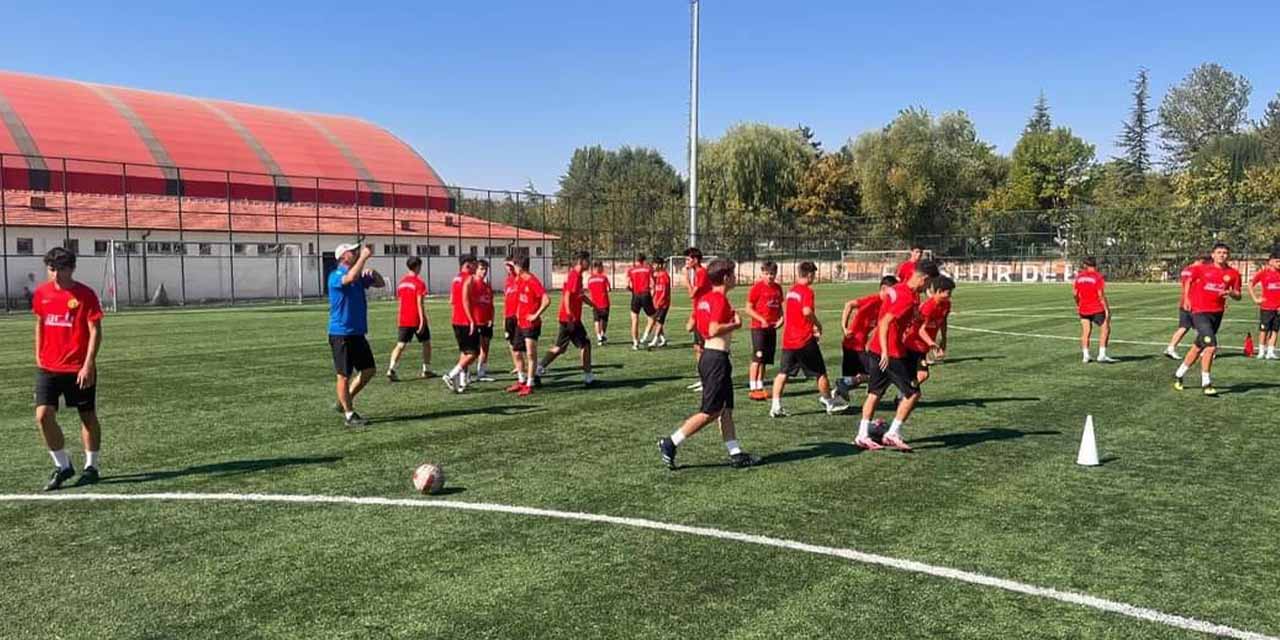 Eskişehirspor gençleri sezona hazırlanıyor