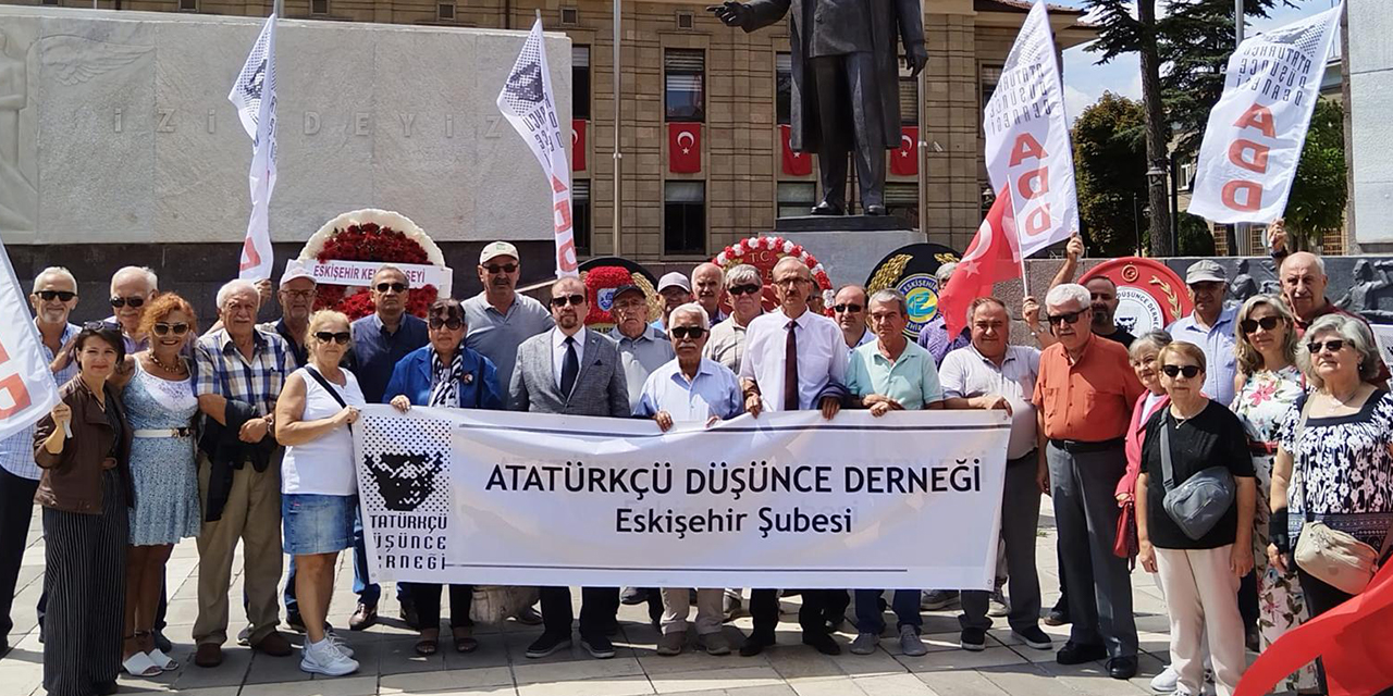 ADD Eskişehir'in kurtuluşunun 102’inci yıl dönümünü kutladı