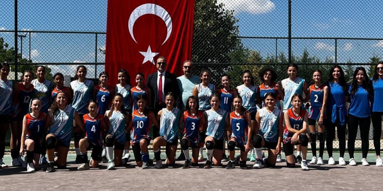 Kütahyalı minik sporcular Eskişehir'de ter döktüler