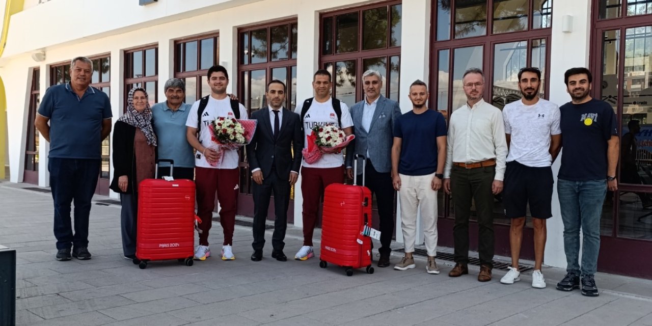Şampiyonlar karşılandı
