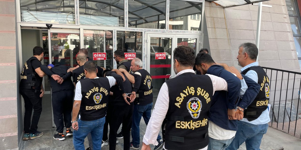 Eskişehir’de polise karşı koyan 4 şüpheli serbest bırakıldı