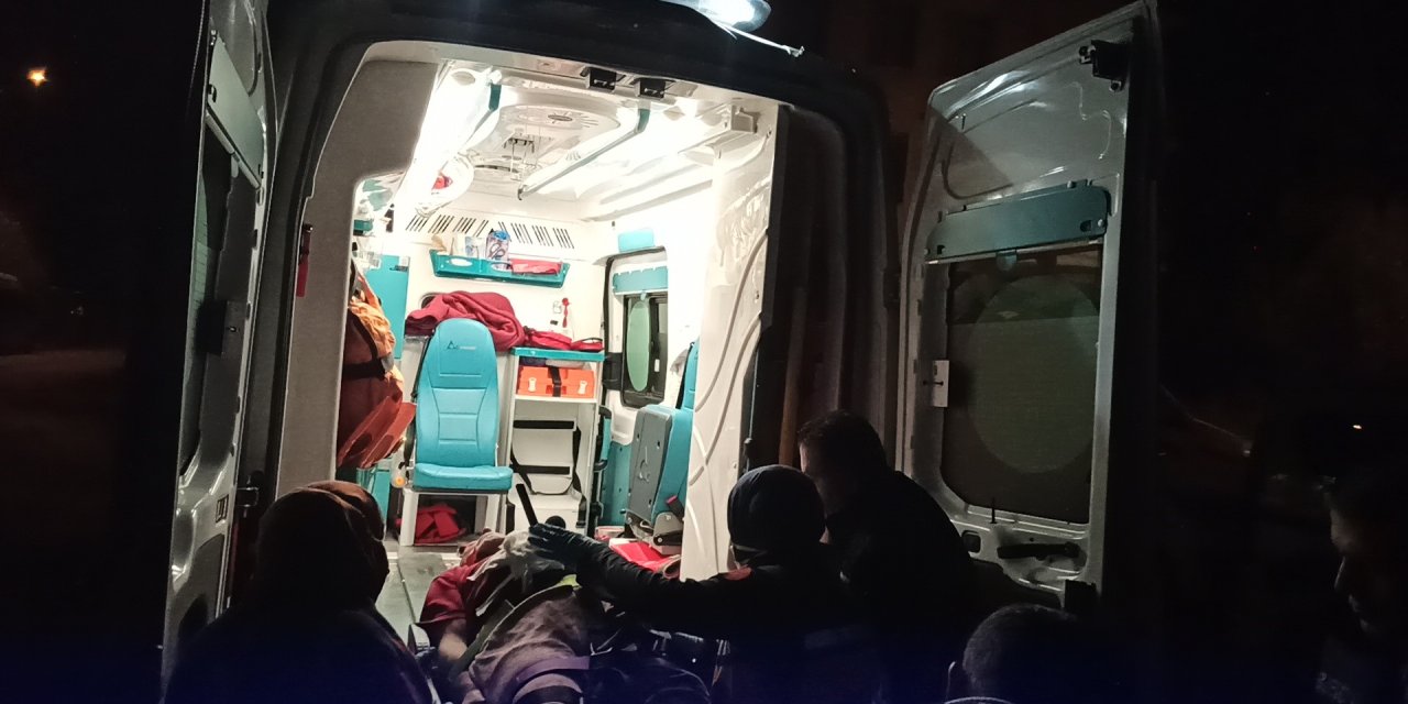 Akli dengesi yerinde olmayan kendini bıçakladı