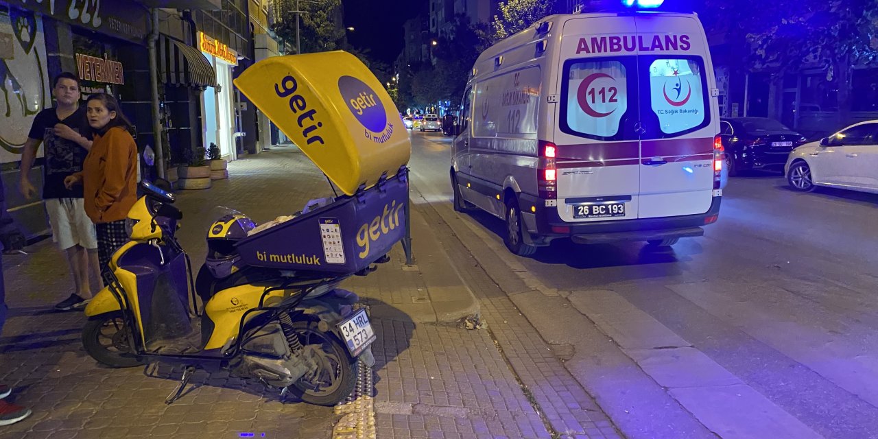 Motosikletli kuryenin çarptığı kadın yaralandı