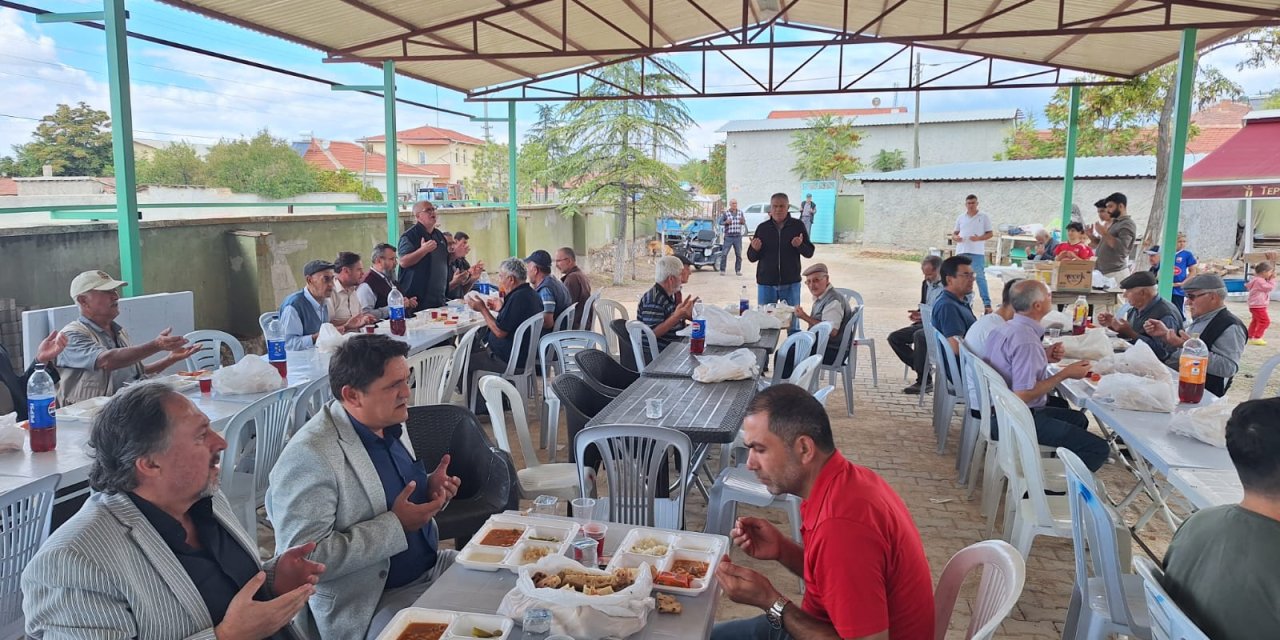 Karaköse’den hayır yemeği