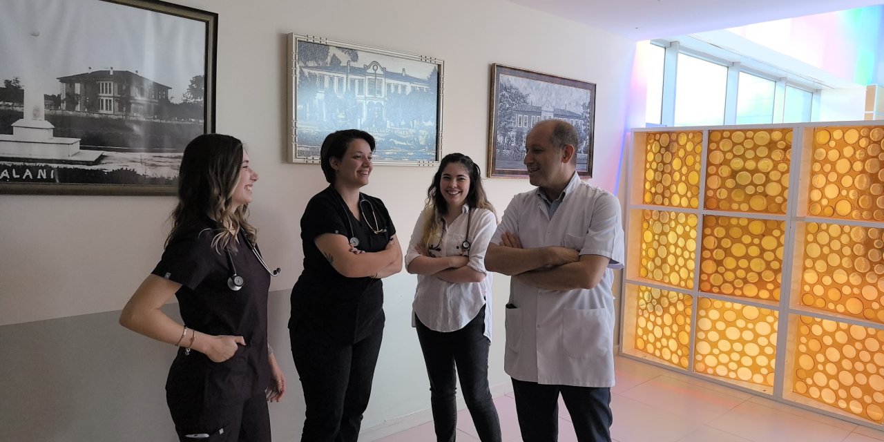 5 genç doktor, doğdukları hastaneye atandı