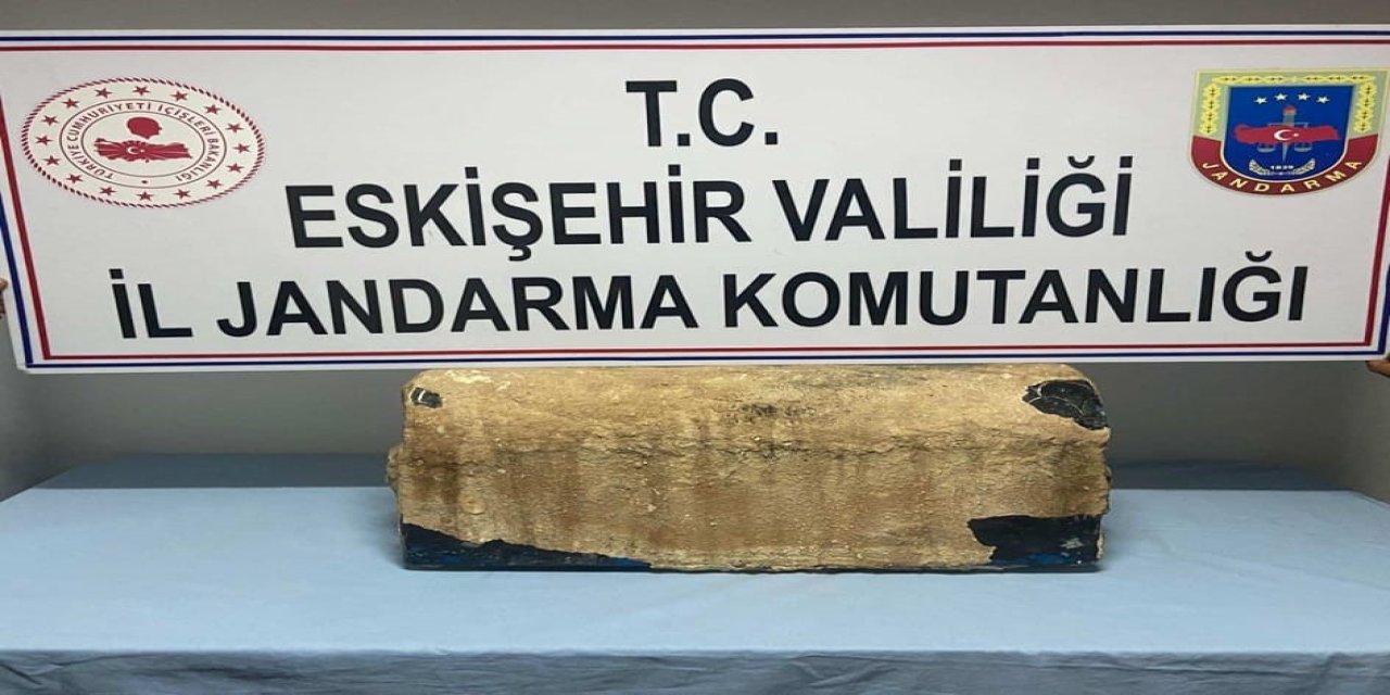 Eskişehir'de Jandarma bebek lahiti ele geçirdi