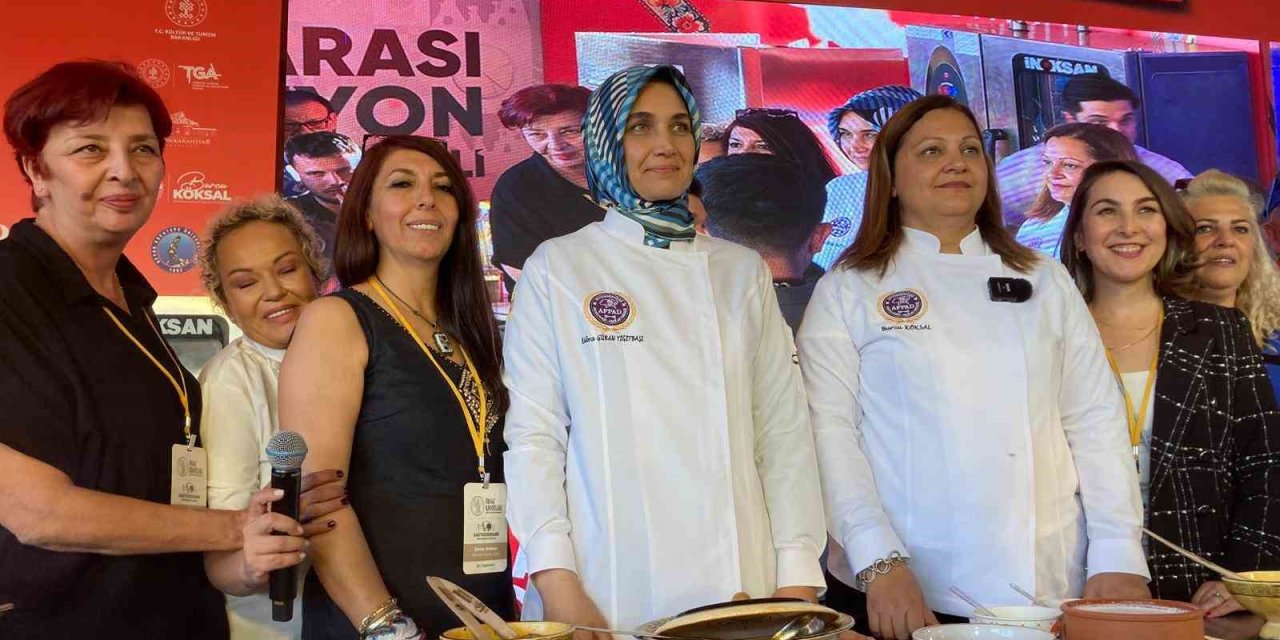 Kütahya Frigg Kadınları, şehrin seramik sanatını ve yerel lezzetlerini festivalde buluşturdu