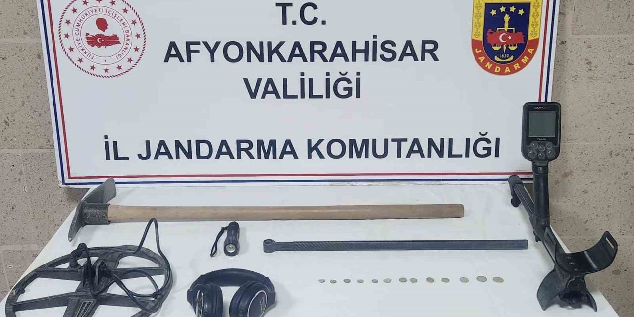 Kaçmaya çalışan şahıs sikke ve define arama araçlarıyla yakalandı