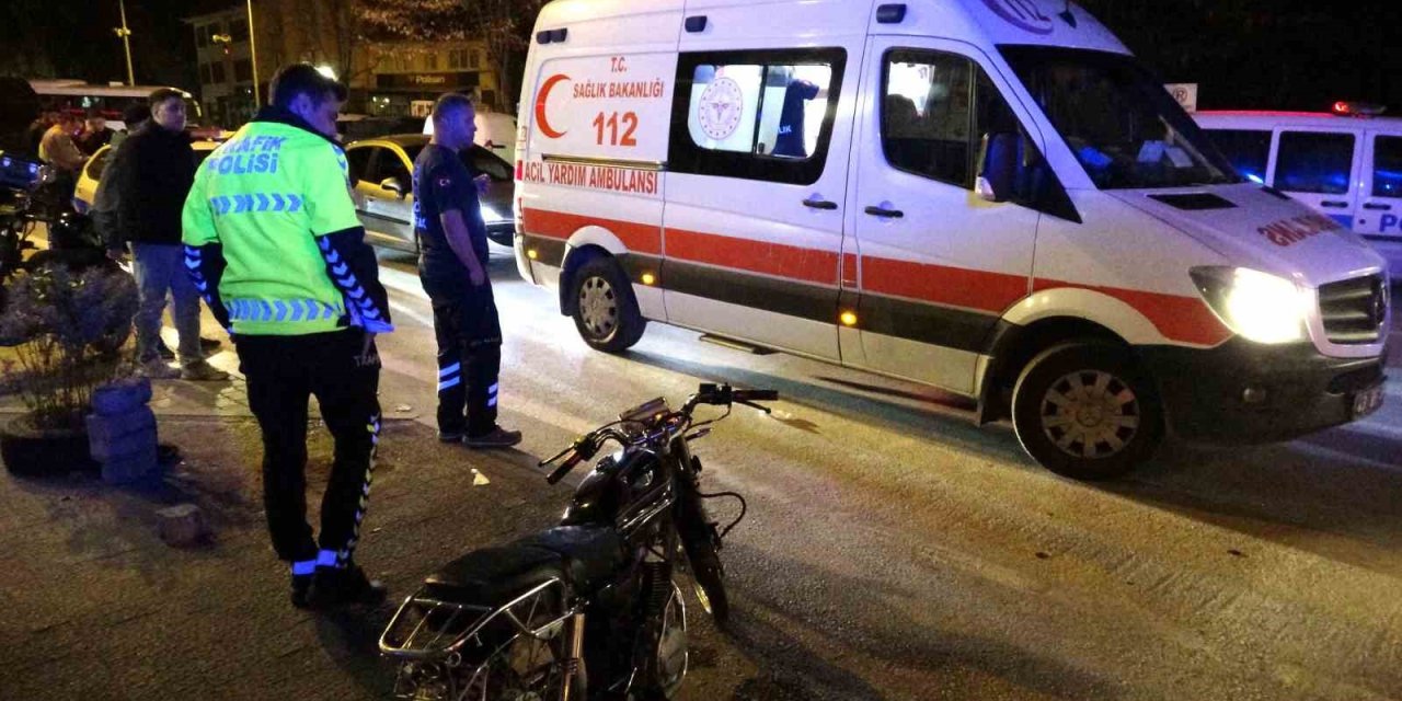 Kütahya’da otomobil ile motosiklet çarpıştı: 2 yaralı