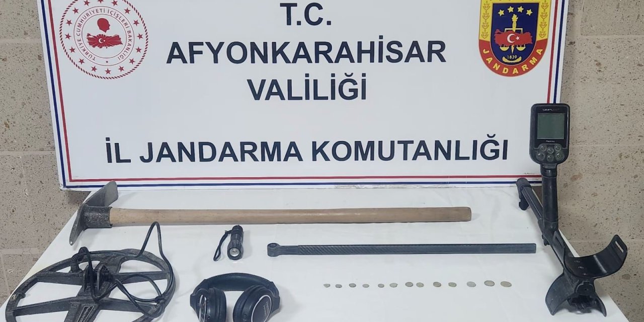 Tarihi eser kaçakçısı kendini böyle ele verdi