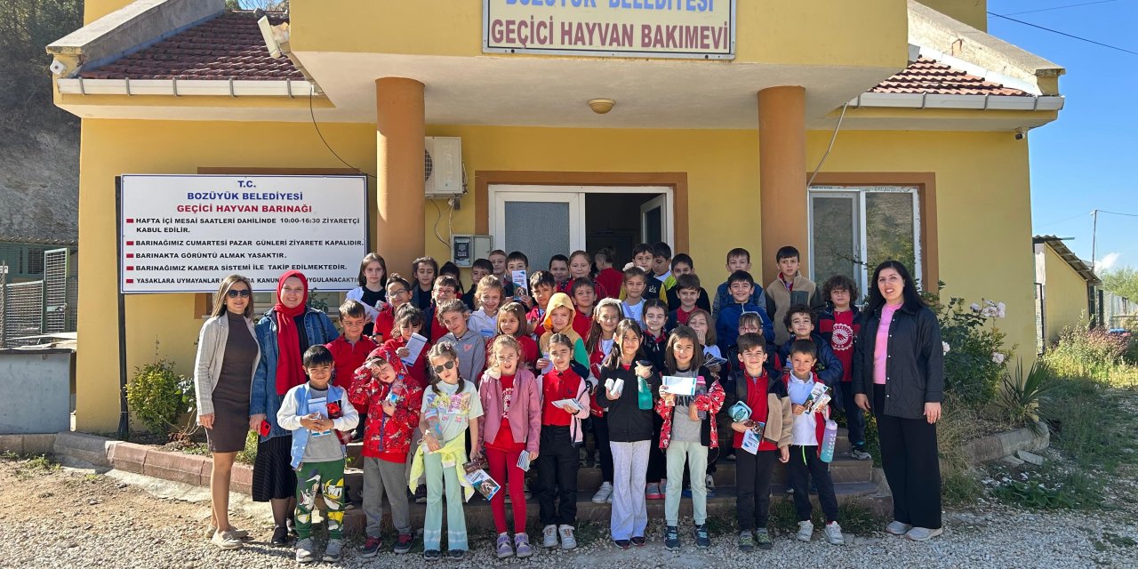 Öğrenciler Hayvan Barınağı'nı ziyaret etti
