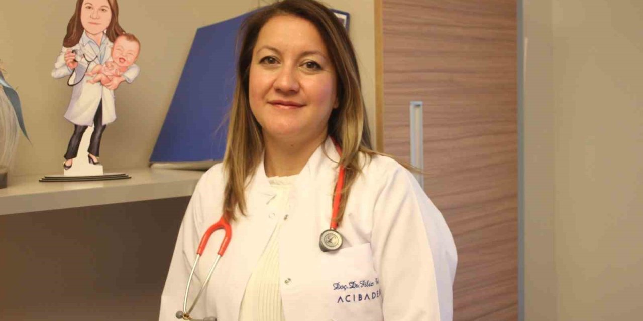 Anne sütü bebeklerin gelişimi için çok önemli