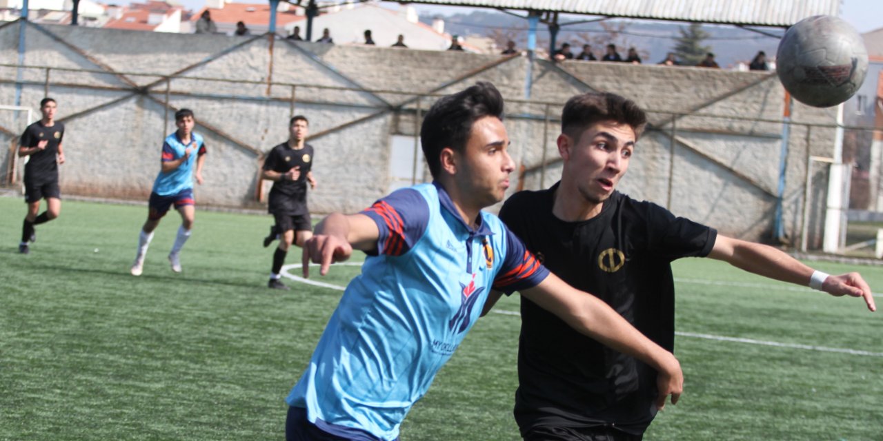 U18’ler sahaya iniyor