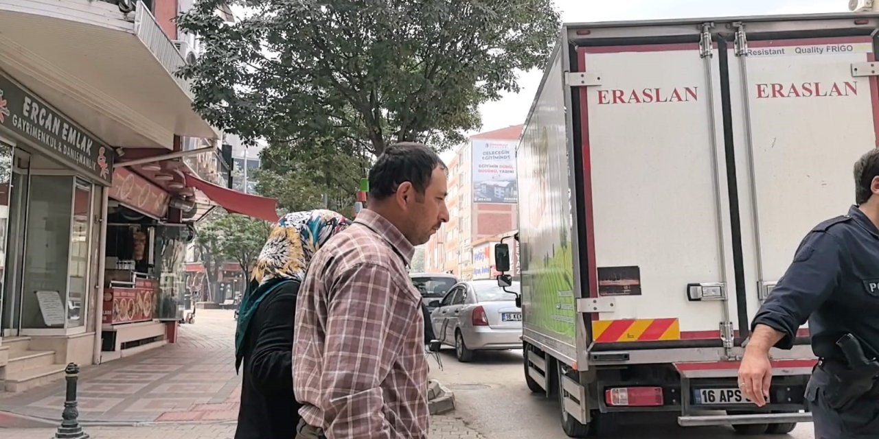 Dolandırıcıların hedefindeki adam polis ekiplerince kurtarıldı