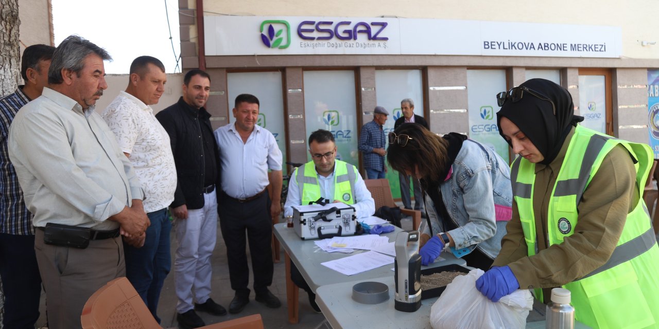 Beylikova'da ücretsiz toprak analizi yapıldı