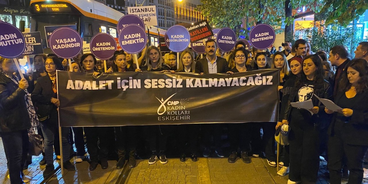 CHP’li kadınlar, kadın ölümlerine tepki için yürüdü