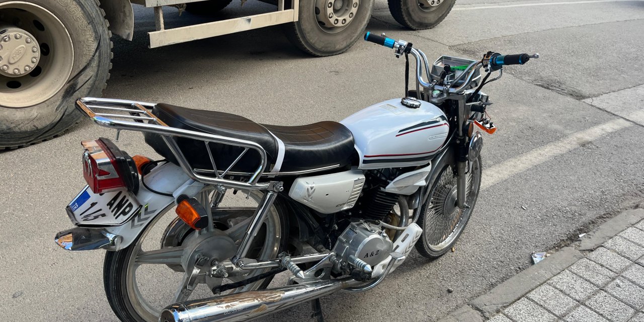 Genç motosikletli kazada hayatını kaybetti