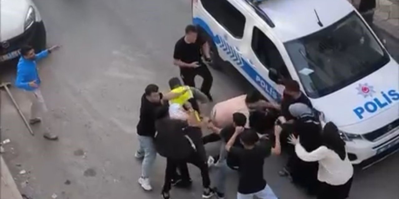 İki grup arasında çıkan tartışmada yumruklar konuştu