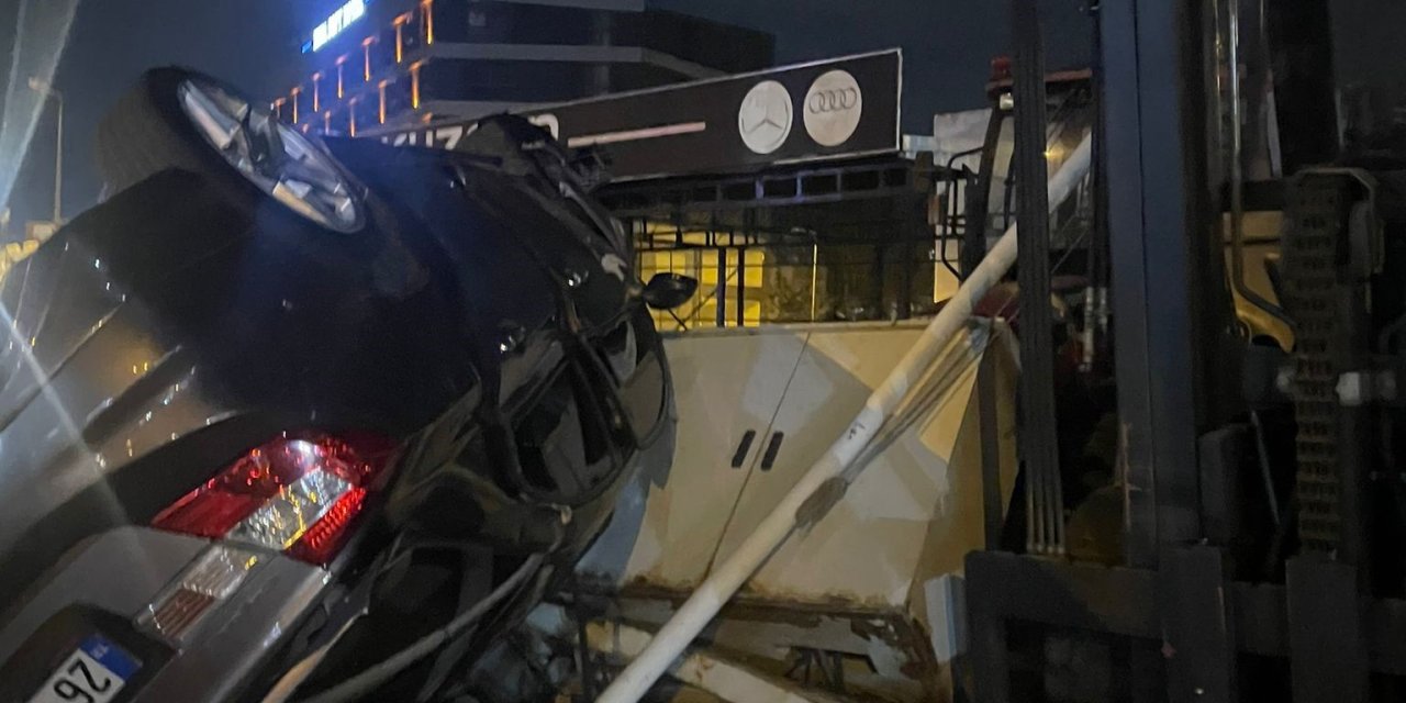 Aracıyla takla atan sürücü yaralı olarak kurtarıldı